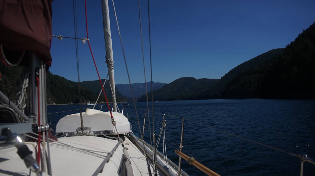 western entrance to hole in the wall