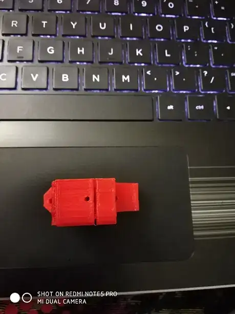 Filament hole in extruder drive