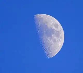 Day moon (16669185823).jpg