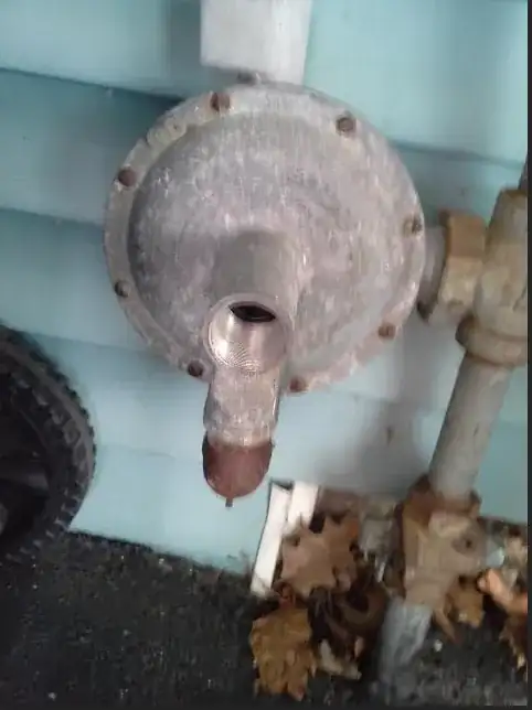 blurry but something might screw into here