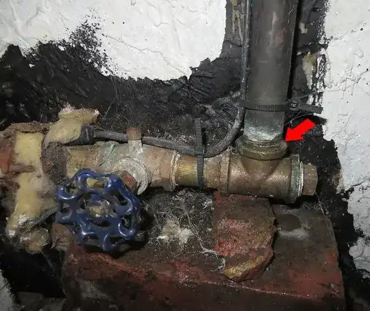 leak is at the red arrow